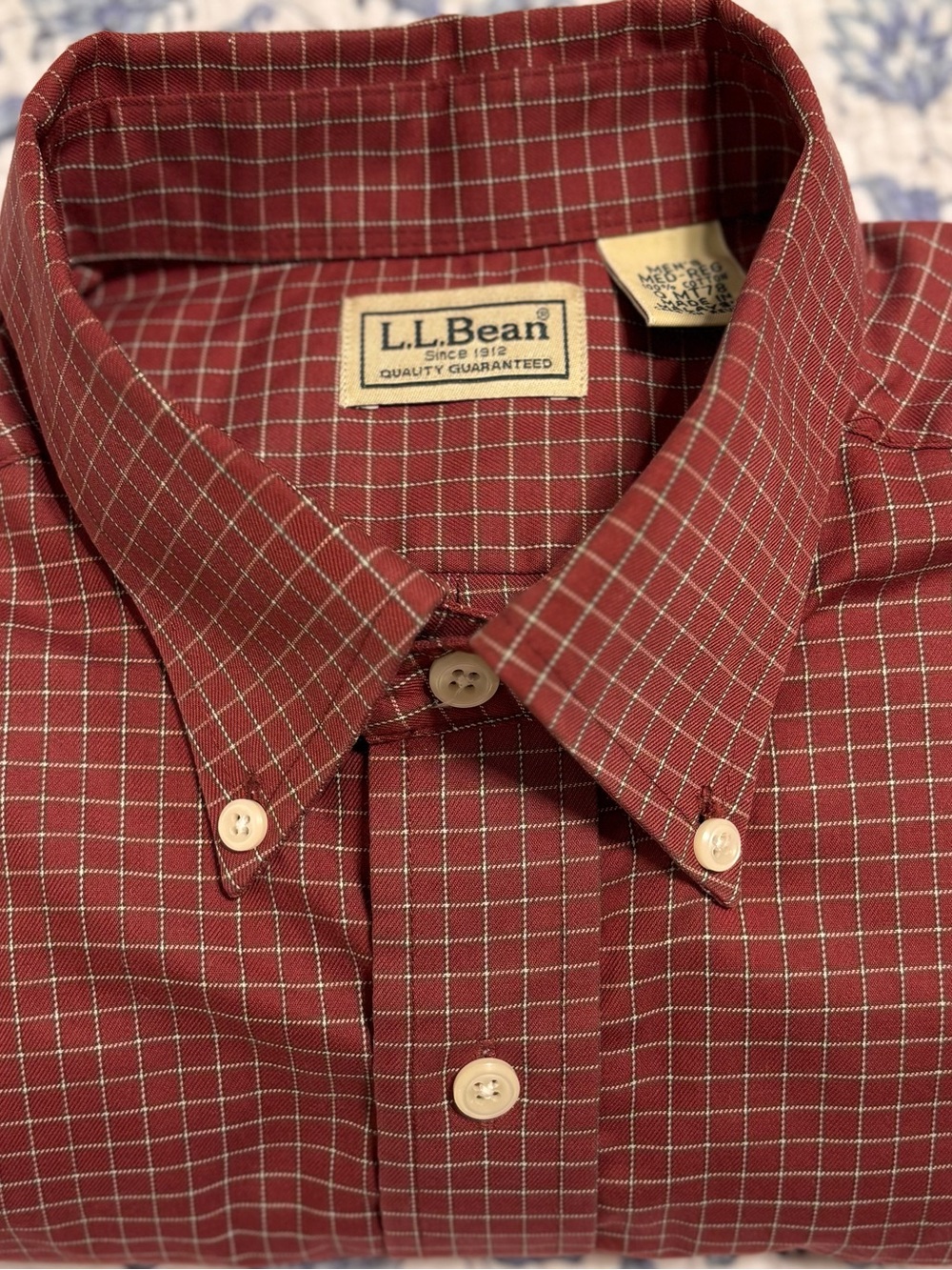 L.L.Bean Men’s M Regular Burgundy Red Plaid Check 100% Cotton Button Down Shirt
